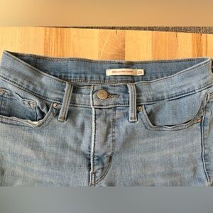 Levi’s 311/ Shaping Skinny